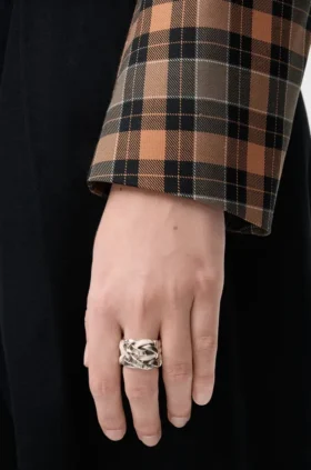 Anillo «Nest» en plata de ley y esmalte