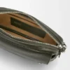 Bandolera «Pebble» pequeña en piel de becerro granulada y flexible