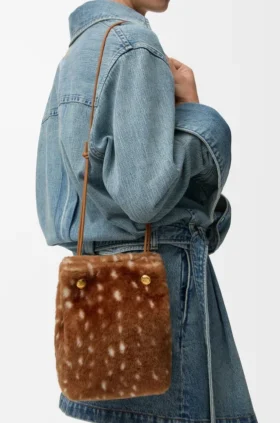 Bolsita «Pebble» de piel de oveja estampada