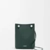 Bolsita «Pebble» en piel de becerro lisa