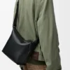 Bolso bandolera Cubi pequeño en piel de becerro lisa y suave con jacquard