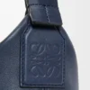 Bolso bandolera Cubi pequeño en piel de becerro lisa y suave con jacquard