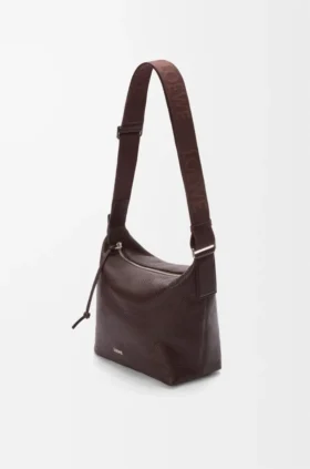 Bolso bandolera pequeño Cubi en piel de becerro granulada y flexible