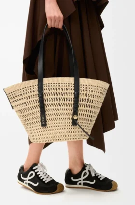 Bolso «Braid Basket» mediano de palma de iraca y piel de becerro