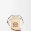 Bolso cuadrado de palma de iraca y piel de becerro