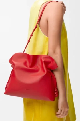 Bolso de mano «Flamenco» mediano con detalle de espiral, en piel de becerro napa