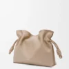 Bolso de mano Flamenco mediano en piel de becerro napa