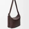 Bolso Hobo Loop grande en piel de becerro granulada y flexible