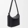 Bolso Hobo Loop grande en piel de becerro granulada y flexible