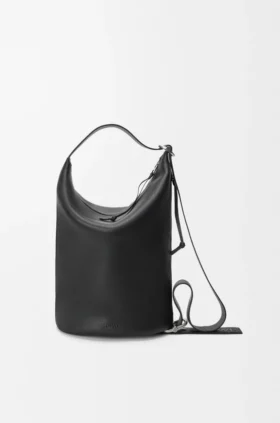 Bolso «Loop Bucket» en piel de becerro granulada y flexible