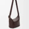 Bolso Loop Hobo mediano en piel de becerro granulada y flexible