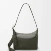 Bolso Loop Hobo mediano en piel de becerro granulada y flexible