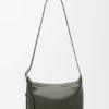 Bolso Loop Hobo mediano en piel de becerro granulada y flexible