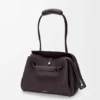 Bolso Madrid mediano en piel de becerro granulada y flexible