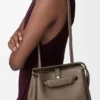 Bolso Madrid pequeño en piel de becerro granulada y flexible