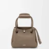 Bolso Madrid pequeño en piel de becerro granulada y flexible