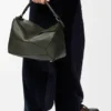 Bolso Puzzle grande en piel de becerro granulada y flexible