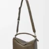 Bolso Puzzle grande en piel de becerro granulada y flexible