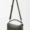 Bolso Puzzle grande en piel de becerro granulada y flexible