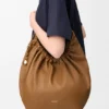 Bolso «Squeeze» mediano en piel de cordero napa suave