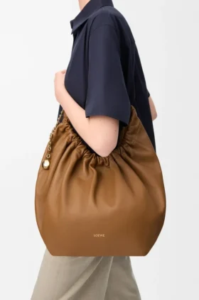 Bolso «Squeeze» mediano en piel de cordero napa suave