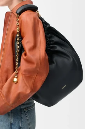Bolso «Squeeze» mediano en piel de cordero napa suave
