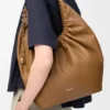 Bolso «Squeeze» mediano en piel de cordero napa suave