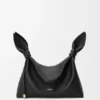 Bolso tipo pañuelo mediano de piel de becerro lisa