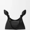 Bolso tipo pañuelo mediano de piel de becerro lisa