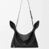 Bolso tipo pañuelo mediano de piel de becerro lisa