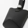 Bolso tipo Pebble Bucket mini en piel de becerro granulada suave