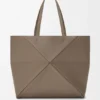 Bolso tote grande horizontal «Puzzle Fold» en piel de becerro de grano suave