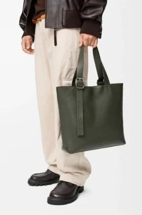 Bolso tote «Loop» con cremallera en piel de becerro granulada y flexible
