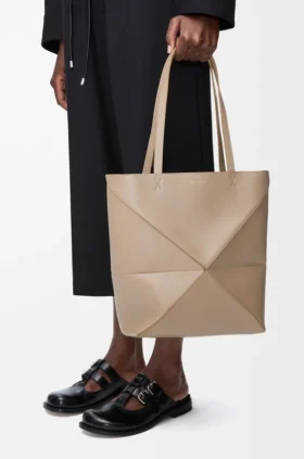 Bolso tote mediano «Puzzle Fold» en piel de becerro brillante