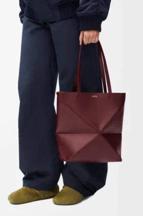 Bolso tote mediano «Puzzle Fold» en piel de becerro brillante