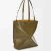 Bolso tote mediano «Puzzle Fold» en piel de becerro brillante
