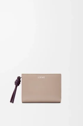 Cartera compacta «Knot» en piel de becerro napa brillante