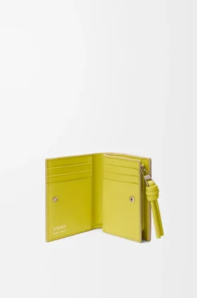 Cartera compacta «Knot» en piel de becerro napa brillante