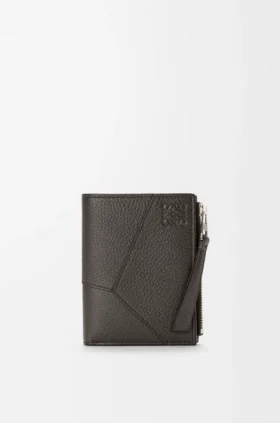 Cartera compacta y estilizada «Puzzle» en piel de becerro granulada y flexible