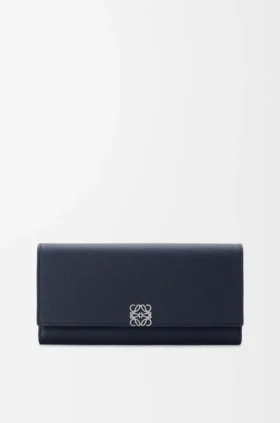 Cartera Continental Anagram en piel de becerro con grano de Pebble