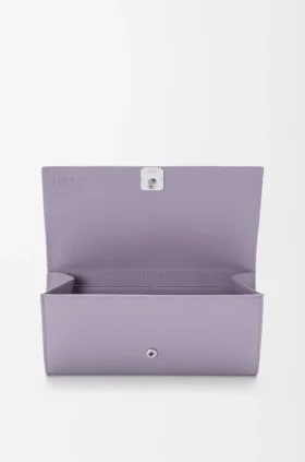 Cartera Continental Anagram en piel de becerro con grano de Pebble
