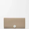 Cartera «Pebble Continental» en piel de becerro con grano «Pebble»