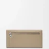 Cartera «Pebble Continental» en piel de becerro con grano «Pebble»