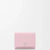 Cartera plegable en tres partes «Anagram» de piel de becerro con grano «Pebble»