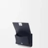 Cartera plegable en tres partes «Anagram» de piel de becerro con grano «Pebble»