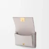 Cartera plegable en tres partes «Anagram» de piel de becerro con grano «Pebble»