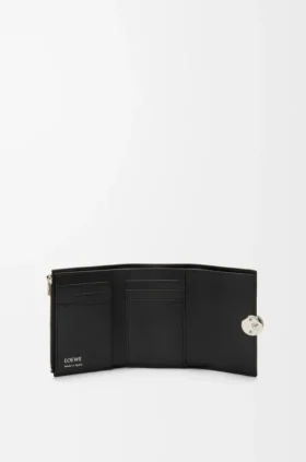 Cartera vertical pequeña «Pebble» de piel de becerro con grano «Pebble»