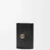 Cartera vertical pequeña «Puffer Anagram» en piel de becerro napa brillante