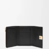 Cartera vertical pequeña «Puffer Anagram» en piel de becerro napa brillante