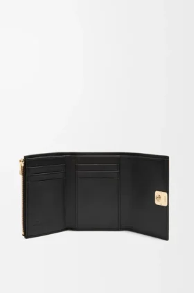 Cartera vertical pequeña «Puffer Anagram» en piel de becerro napa brillante